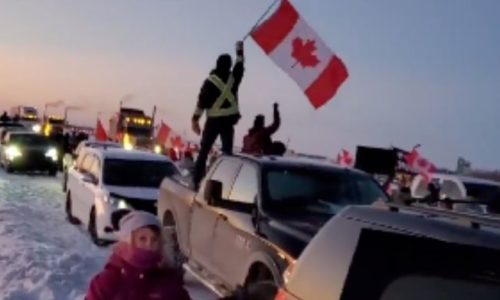 Trucker Convoy Protests Canada-U.S. Vaccine Mandate, Grabs International Attention