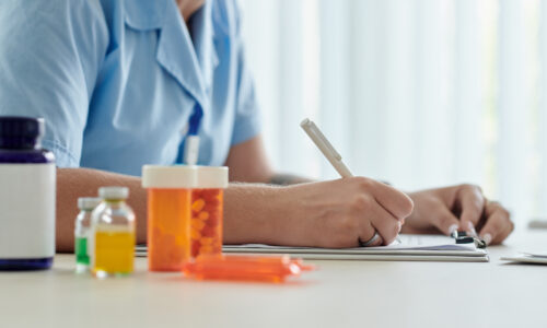How Human Scribes Improve Clinical Note Accuracy Over Automated Tools