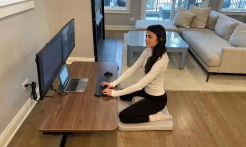 Manual and Electric Desk Height Adjustment Compared